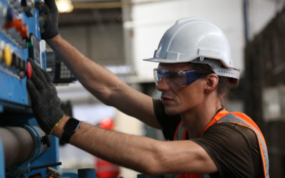 Selecting the Right Head Protection for the Job